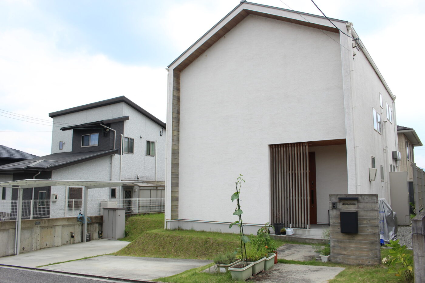 五條市 なつみ台２丁目（大和二見駅） 2階建 ４ＬＤＫ