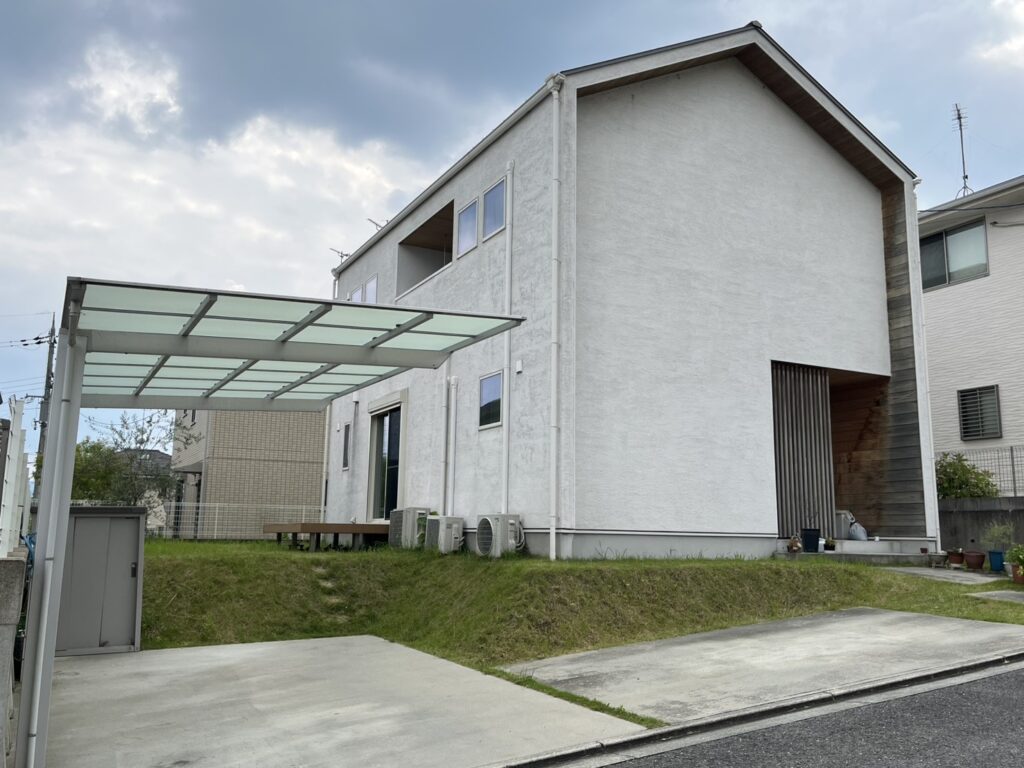 五條市 なつみ台２丁目（大和二見駅） 2階建 ４ＬＤＫ